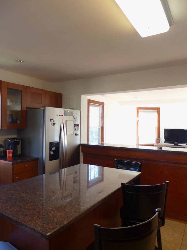 Photo - 255 Derby St Unidad 2