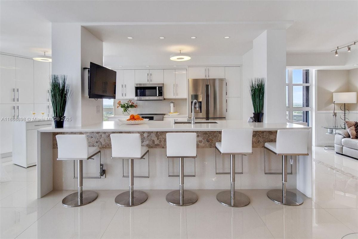 Photo - 4000 Towerside Terrace