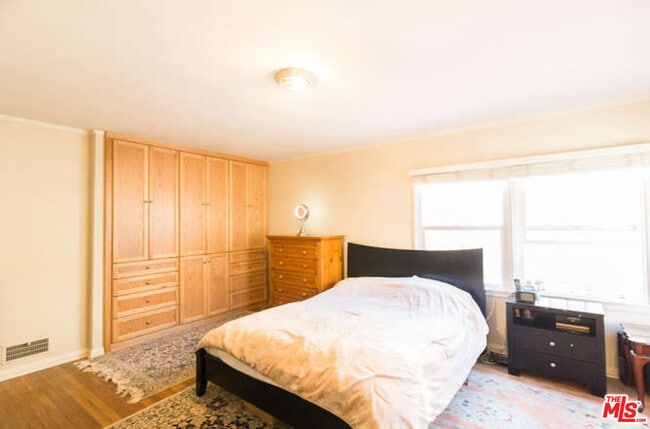 Photo - 10773 Massachusetts Ave