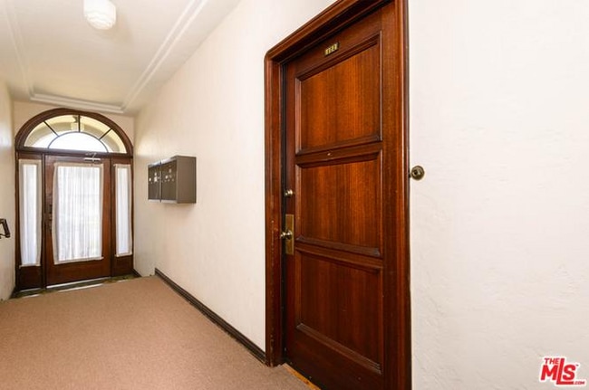 Photo - 865 S Shenandoah St Unidad 101