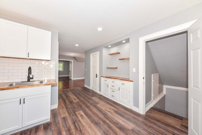 Photo - 4831 N 70th St