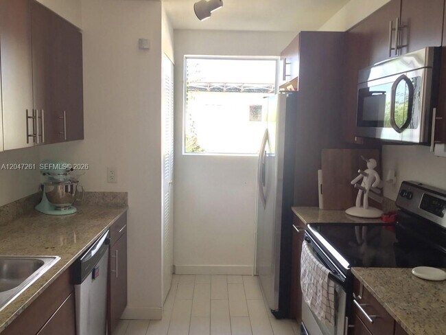 Photo - 7422 NE 6th Ct Unit 7422