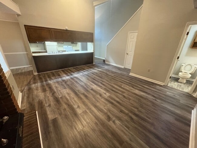Photo - 106 Northwoods Dr