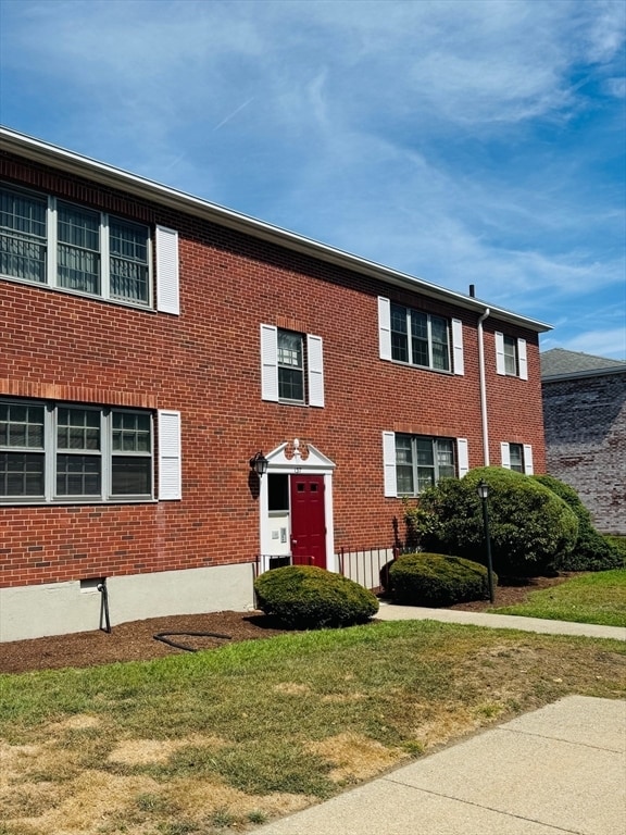 Building Photo - 137 Lake Shore Rd Unit 2 Rental