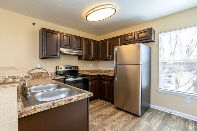 2BA, 1BA - 786 sq ft