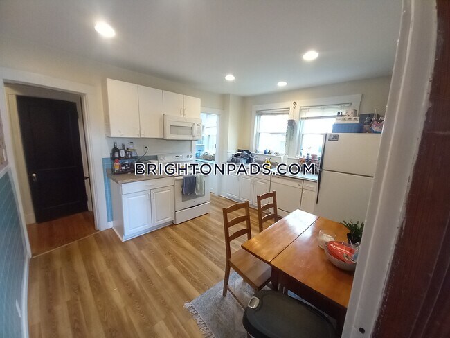 Photo - 6 Mapleton St