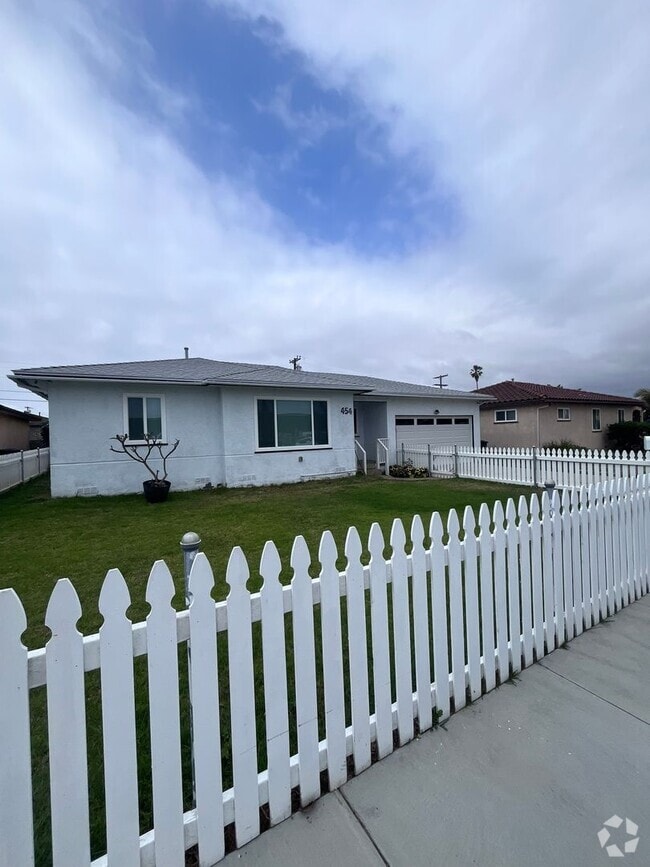 Building Photo - Imperial Beach! Coastal Charm Meets Everyd... Rental