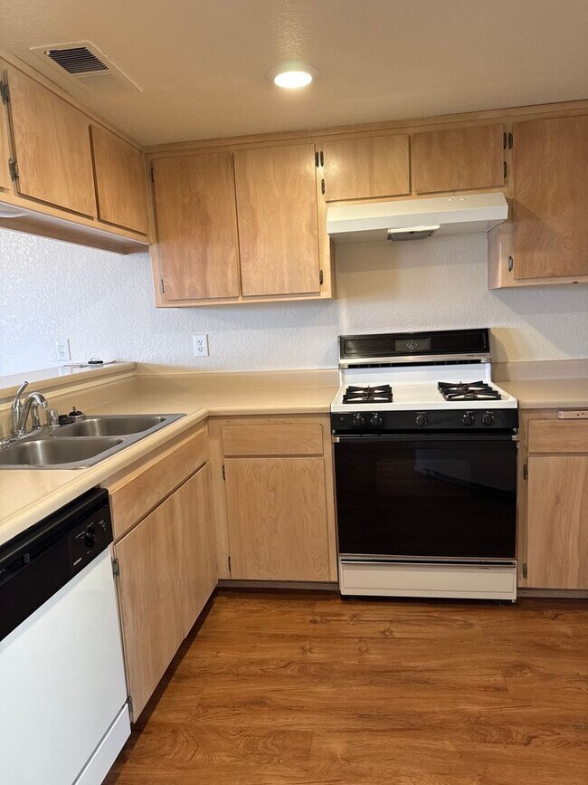 1023 Burton Dr Unit a