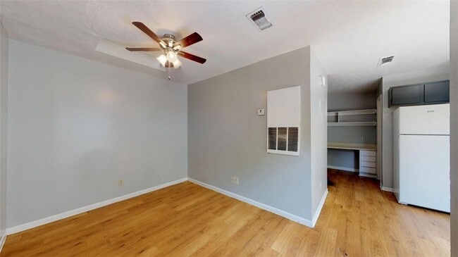 Photo - 725 Peppertree Dr Unit 1