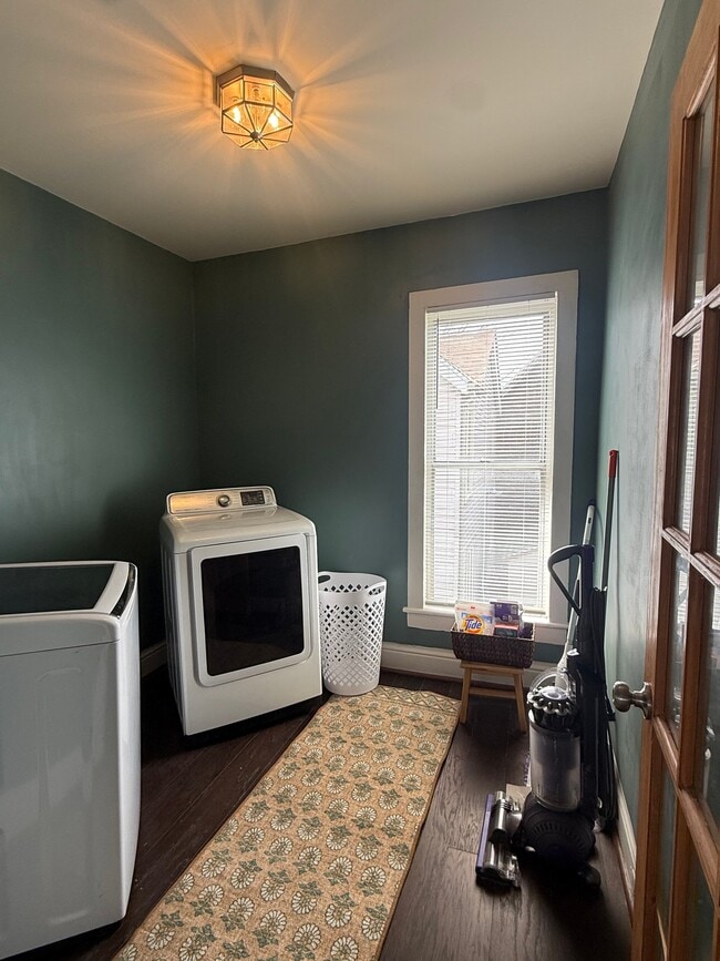 Photo - 712 E 6th St Unit Fl 2