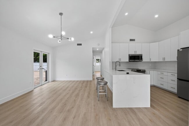 1271 SW 85th Terrace