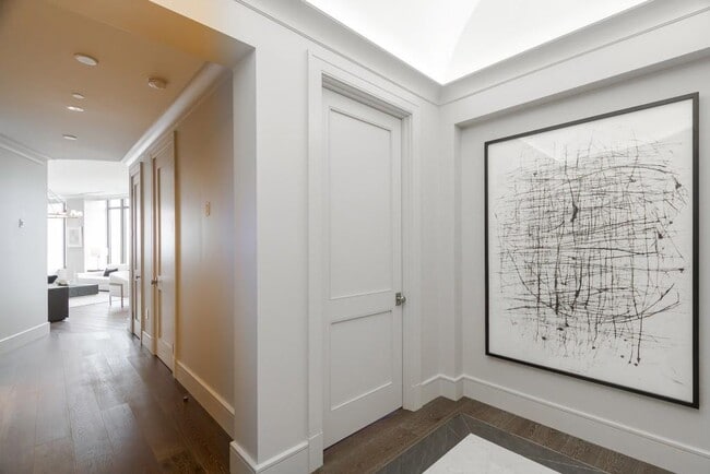 Photo - 3376 Peachtree Rd NE Unidad 33A