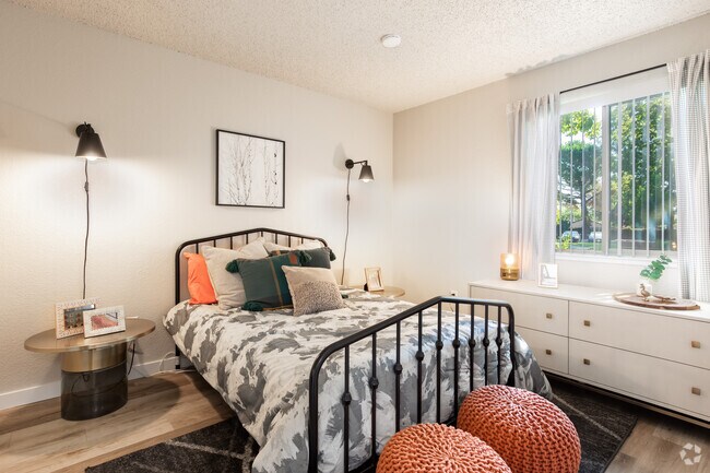 2BR, 1BA - Griffith