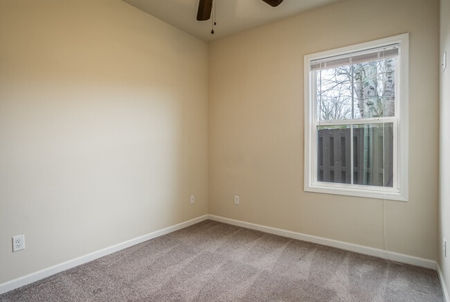 Photo - 350 W 8th St Unidad B-1