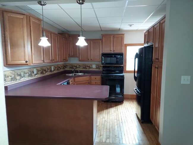 Building Photo - 615 Lake St Unit 617