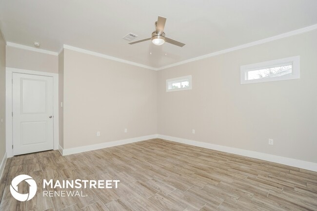 Photo - 422 Ike St