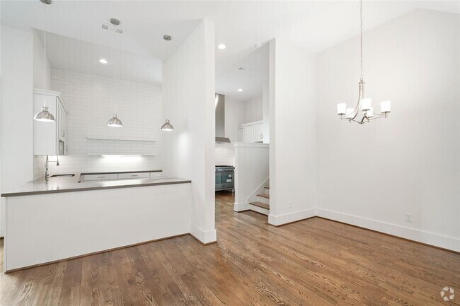 Building Photo - 1539 W 23rd St Unit D Rental