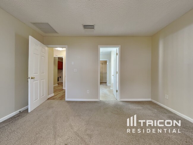 Photo - 7134 Beekman Lake Dr