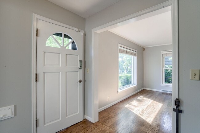 Photo - A Home With Character Walking Distance To Memorial Park!!