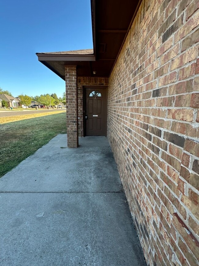 710 NE 20th Terrace
