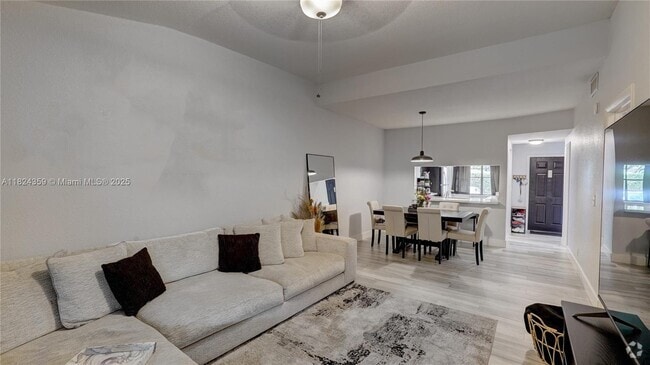 Building Photo - 110 SW 97th Ave Rental