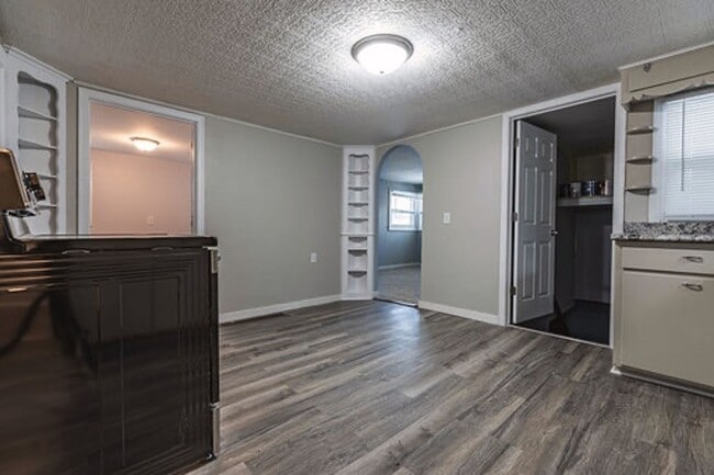 Photo - 1815 Avon St