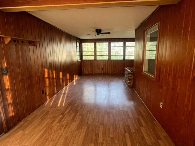 Photo - 3 Bedroom, 1 Bath home in Live Oak with la...