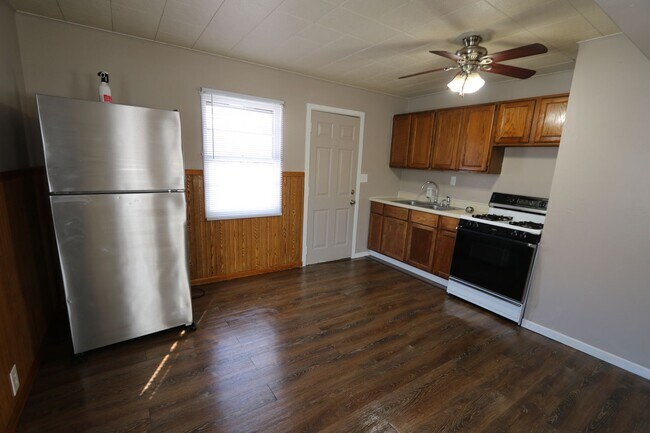 Photo - 2408-2410 Flint Hills Dr Unidad 2410 Flint Hills Dr