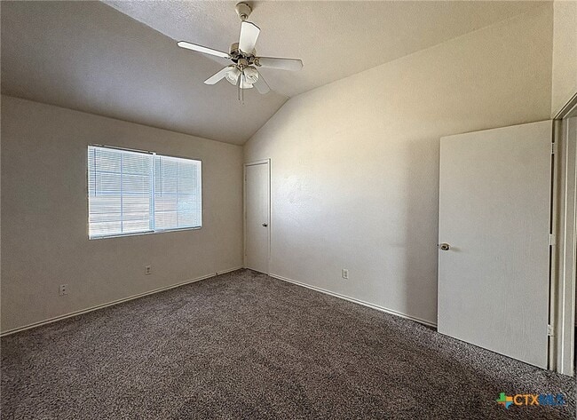 Building Photo - 4302 Sylvia Dr Unit B