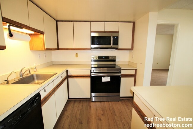 Photo - 85 Brainerd Rd