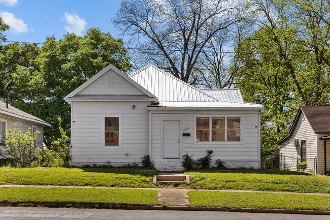Photo - 2028 Avenue V