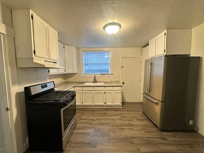 Photo - 1015 47th St Unit B