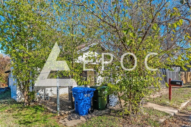Photo - 915 N 28th St