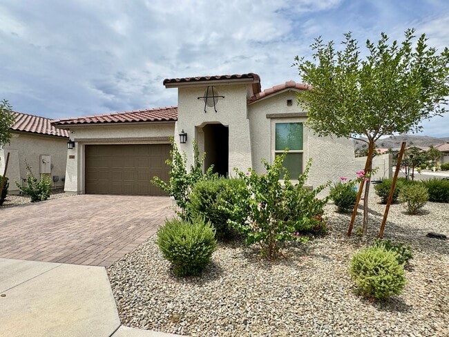 Photo - Beautiful 3 Bedroom 2 Bath Single Level Newer Built Home In Litchfield Park! Has Solar!