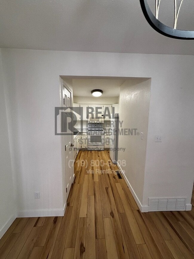 Photo - 607 W 15th St