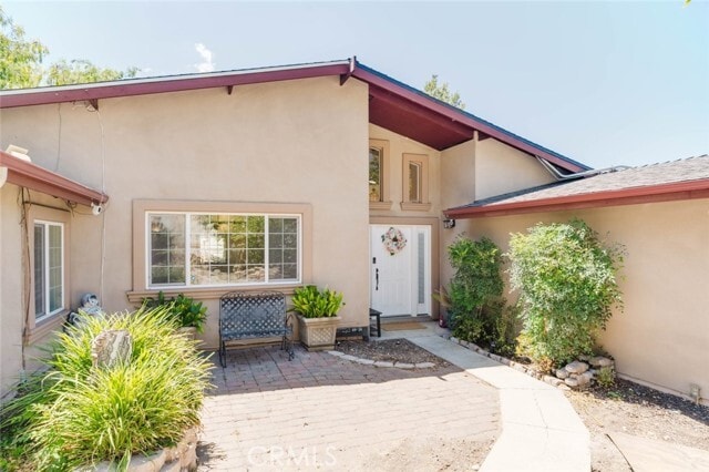 Building Photo - 2234 E Hillcrest Dr