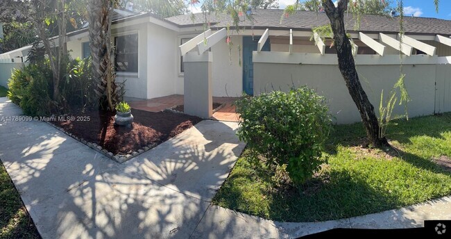 Building Photo - 2902 SW 21st Terrace Rental