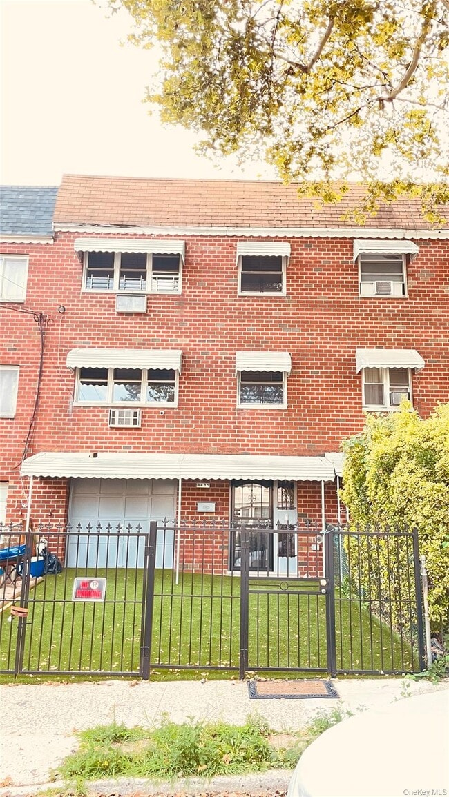 Building Photo - 3435 Ely Ave Unit 2