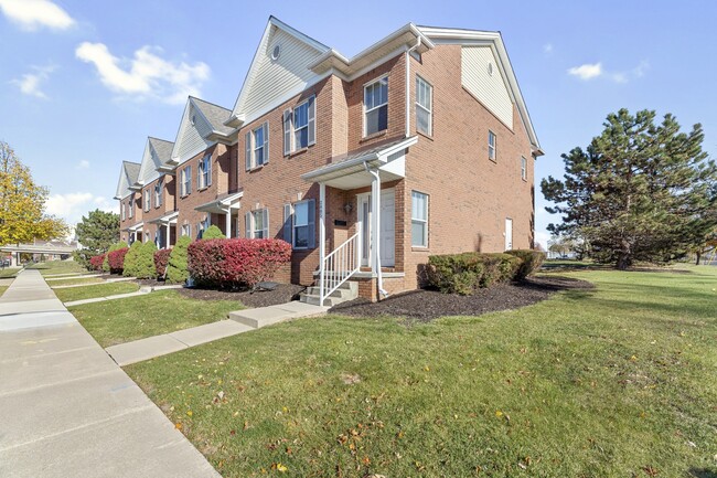 Photo - 2885-2885 5th St