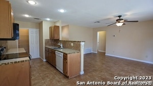 Photo - 5927 Cliff Rock Dr