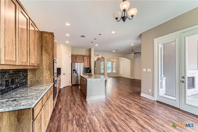 Photo - 462 Stagecoach Trail