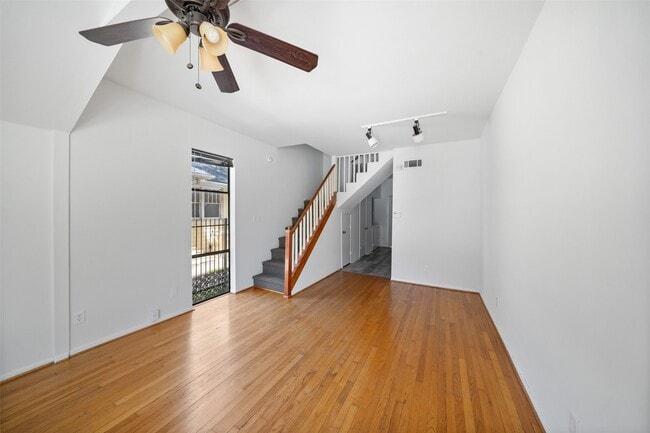 Photo - 518 Hawthorne St