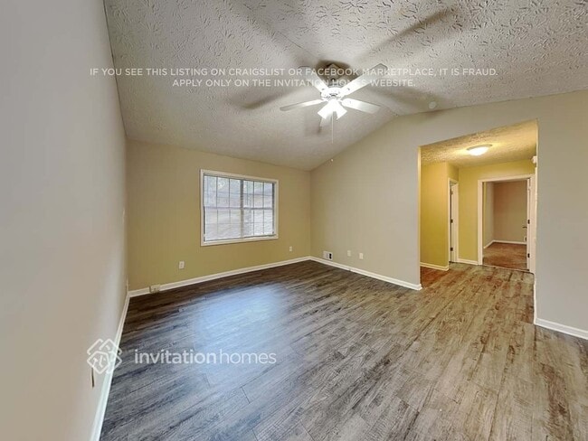 Photo - 820 Cedar Lake Dr SE