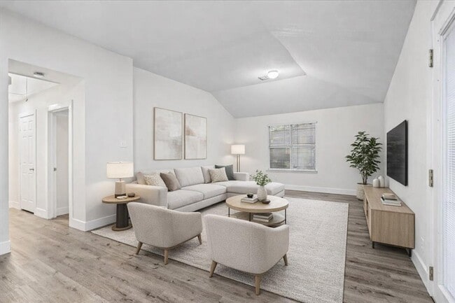 Photo - 158 Oak River Dr