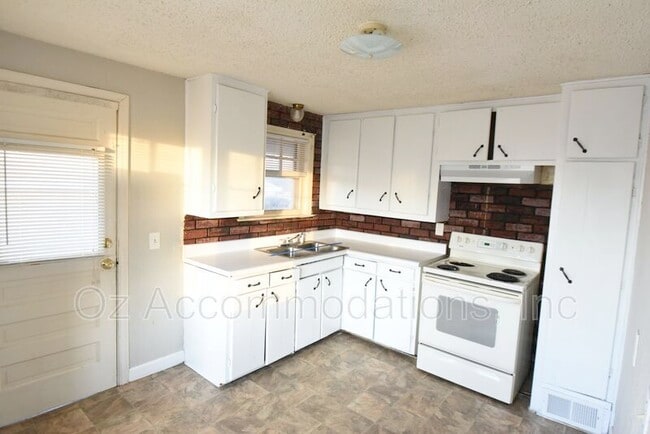 Building Photo - 1501 N 22nd St Rental
