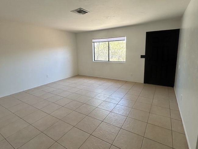 Photo - 815 E Lester St Unit 2