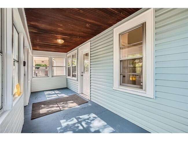 Photo - 1083 Western Ave N