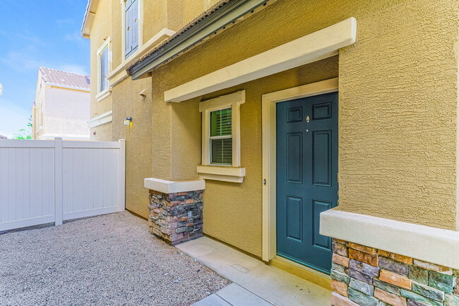 Photo - 163 W Tremaine Ct