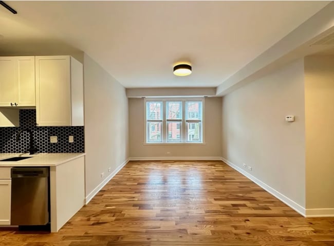 Photo - 655 W Wrightwood Ave Unit 300