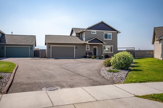 Building Photo - Modern Home in 44 Ranch